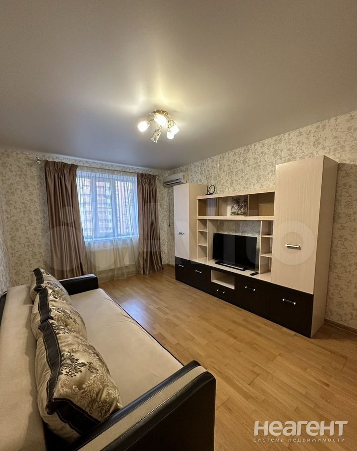 Сдается 2-х комнатная квартира, 63 м²