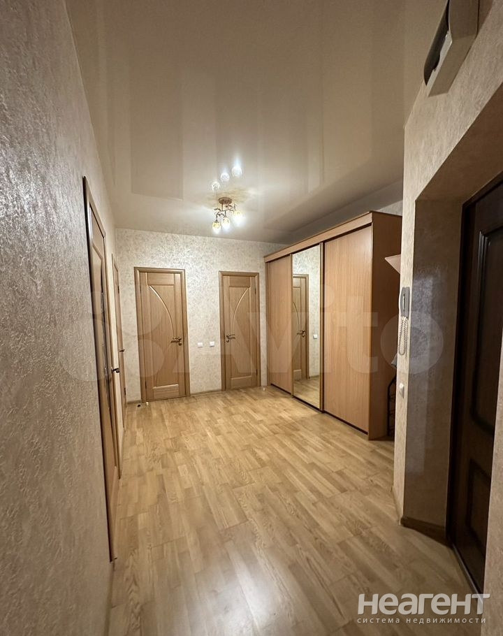 Сдается 2-х комнатная квартира, 63 м²