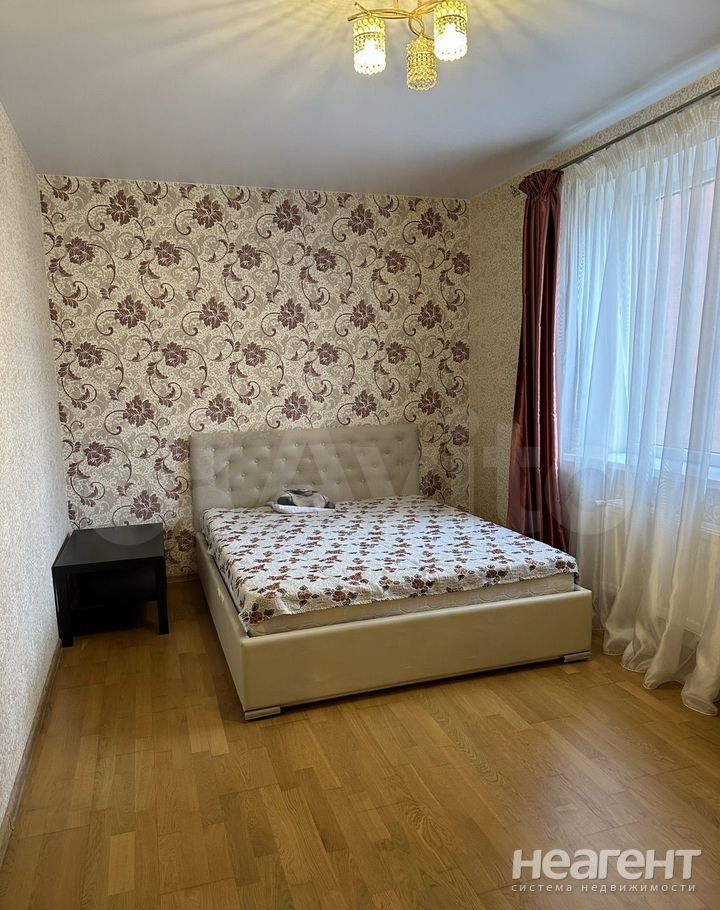 Сдается 2-х комнатная квартира, 63 м²