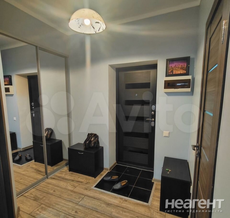 Продается 1-комнатная квартира, 37 м²