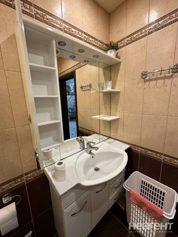 Продается Многокомнатная квартира, 120 м²