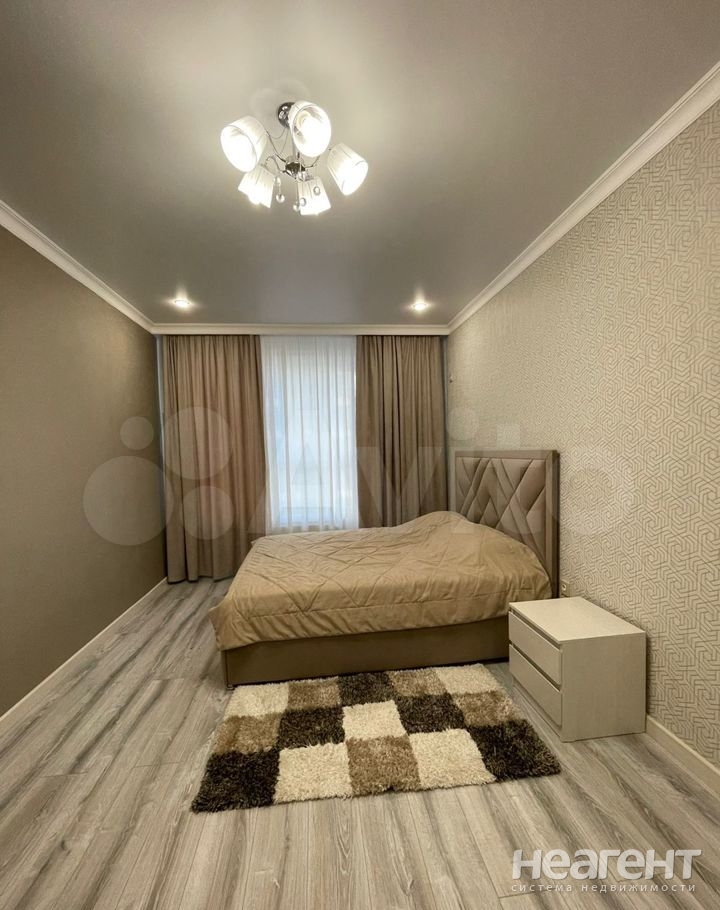 Сдается 1-комнатная квартира, 49 м²