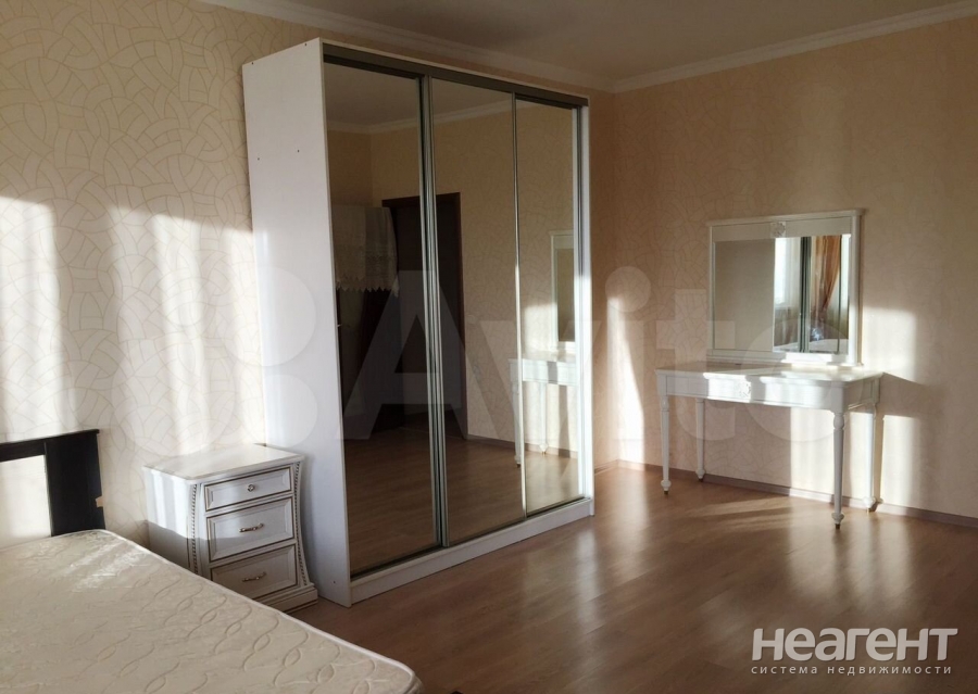 Сдается Многокомнатная квартира, 111 м²