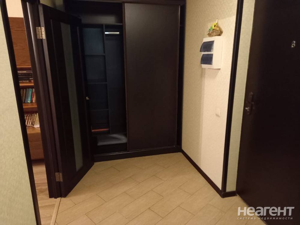 Сдается 1-комнатная квартира, 43 м²