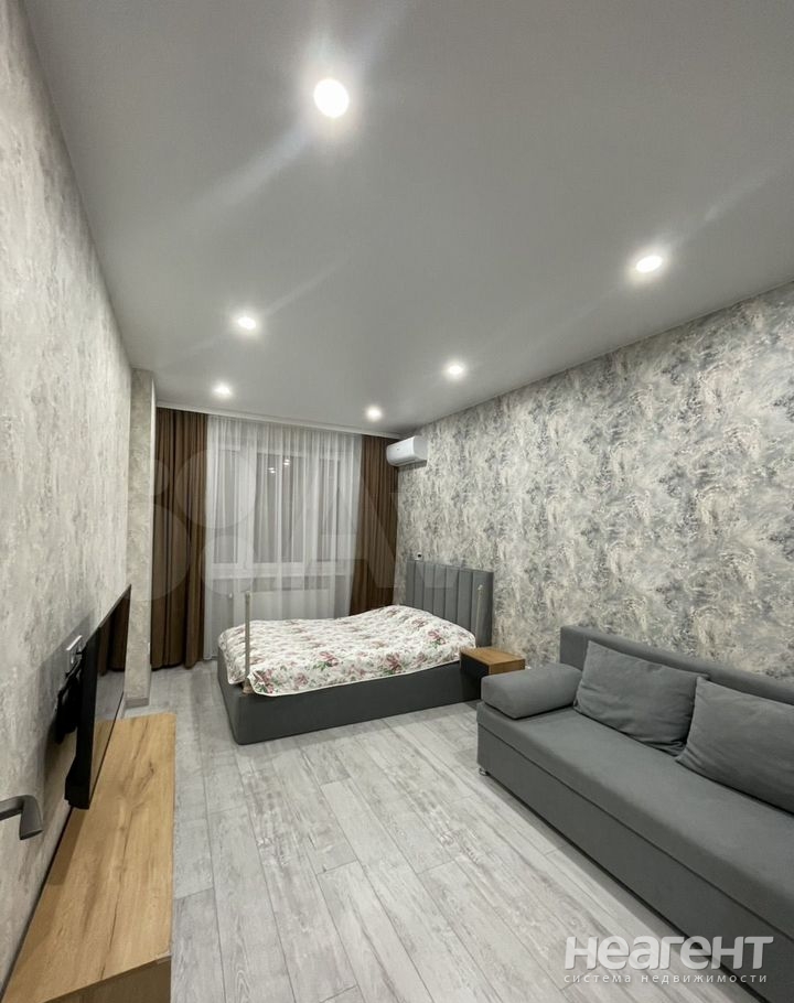 Продается 1-комнатная квартира, 35 м²