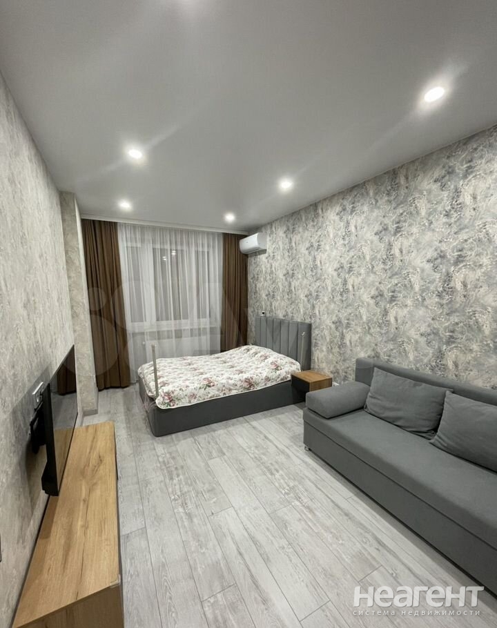 Продается 1-комнатная квартира, 35 м²