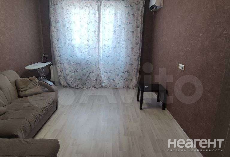 Продается 1-комнатная квартира, 38,5 м²