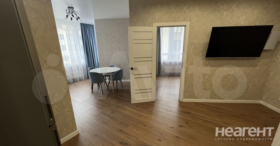 Продается 1-комнатная квартира, 65 м²