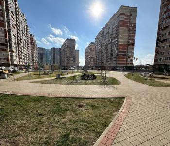 Продается 1-комнатная квартира, 32 м²