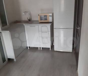 Продается 1-комнатная квартира, 32 м²