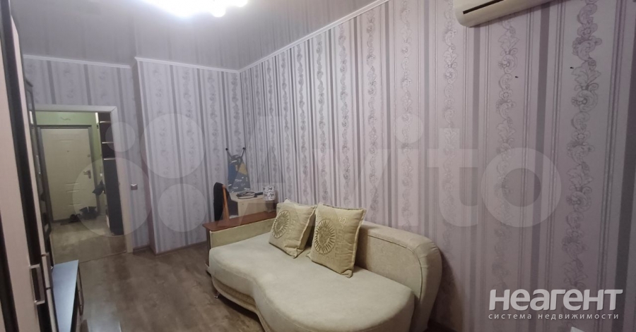 Продается 1-комнатная квартира, 37,4 м²