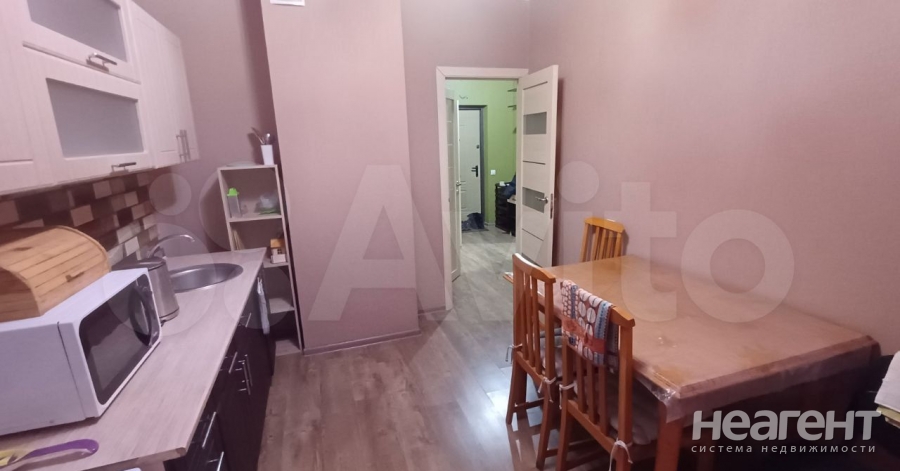 Продается 1-комнатная квартира, 37,4 м²