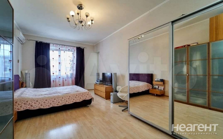 Продается Многокомнатная квартира, 156 м²