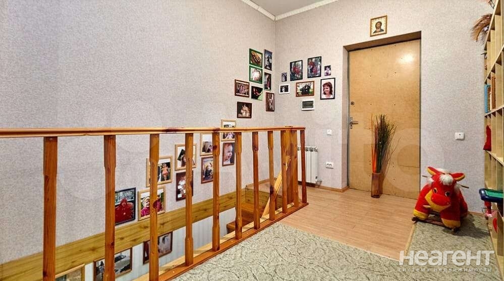 Продается Многокомнатная квартира, 156 м²