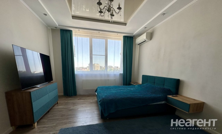 Продается 1-комнатная квартира, 54 м²