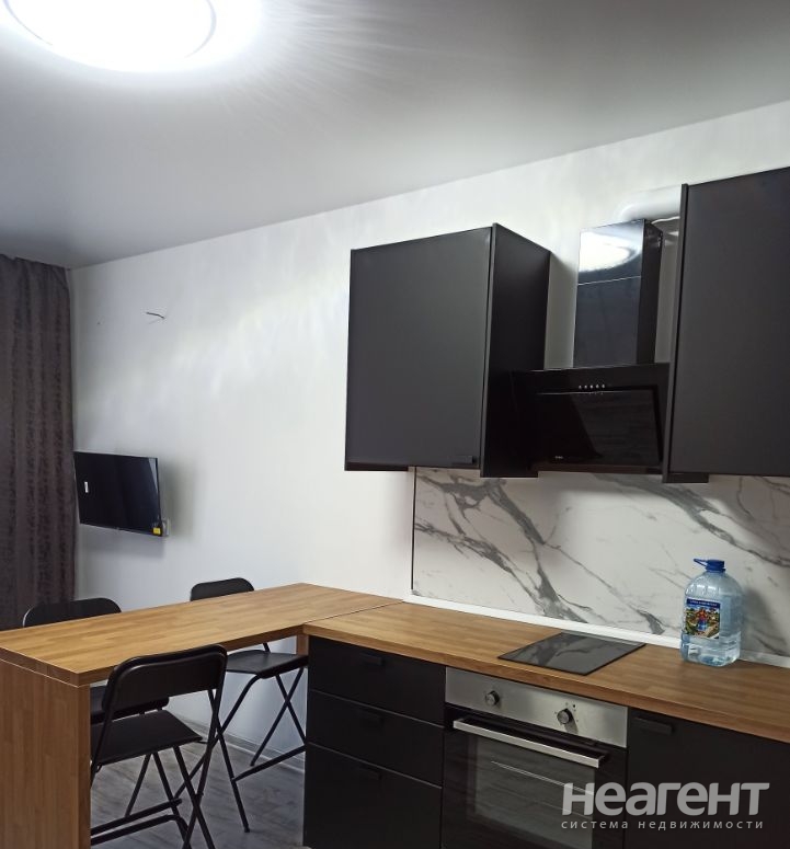 Сдается 1-комнатная квартира, 60 м²