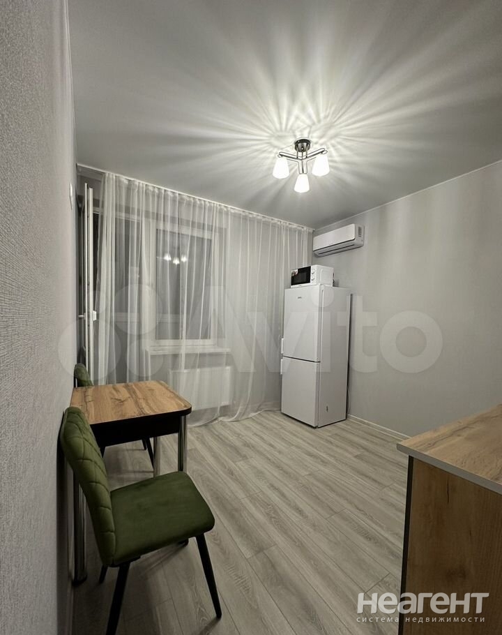 Сдается 1-комнатная квартира, 38 м²