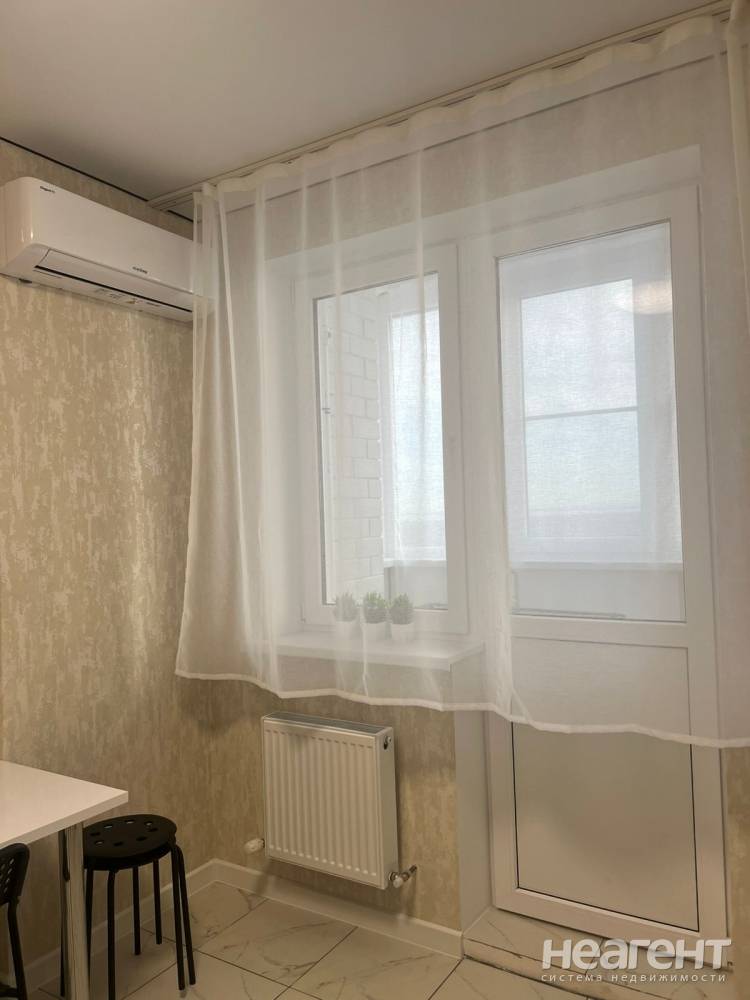 Сдается 1-комнатная квартира, 37 м²