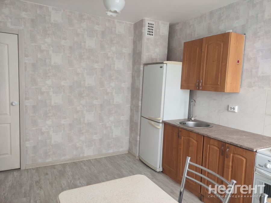 Сдается 2-х комнатная квартира, 61 м²