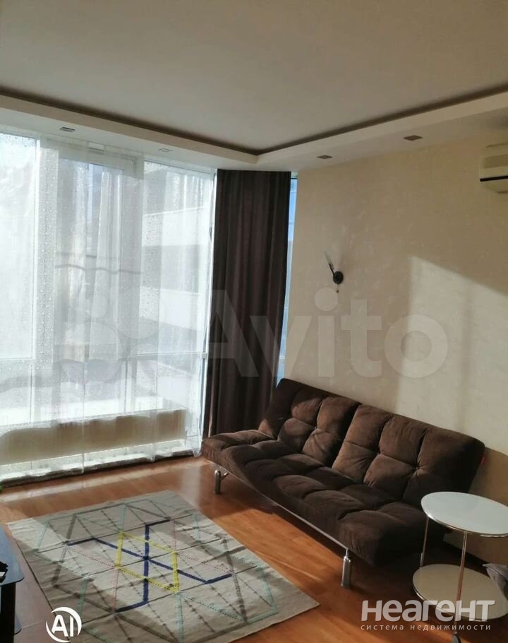 Продается 1-комнатная квартира, 78 м²