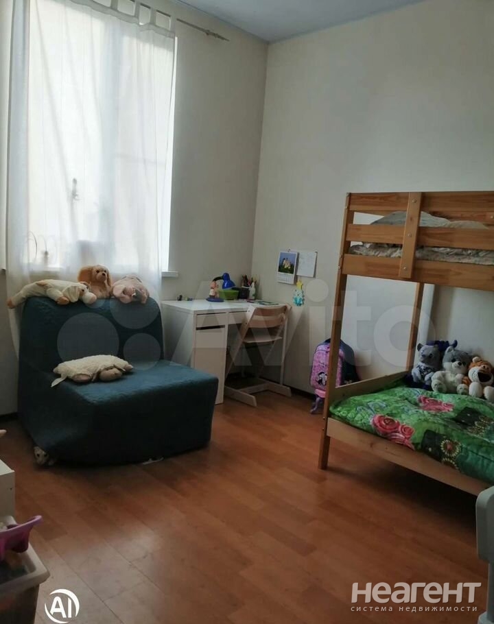 Продается 1-комнатная квартира, 78 м²