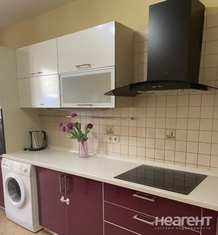 Сдается 1-комнатная квартира, 44 м²