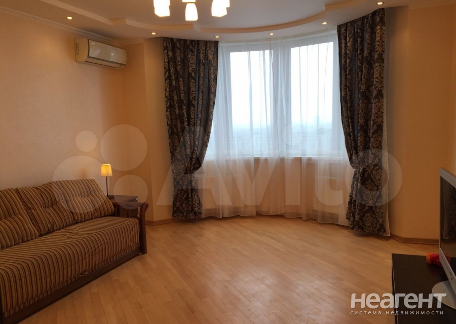 Сдается 1-комнатная квартира, 44 м²