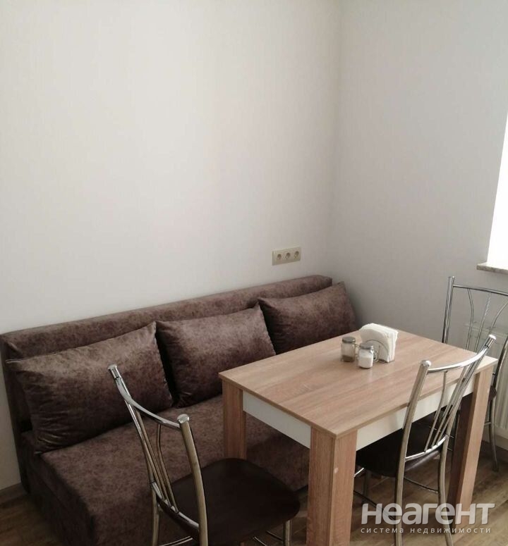 Сдается 1-комнатная квартира, 40 м²