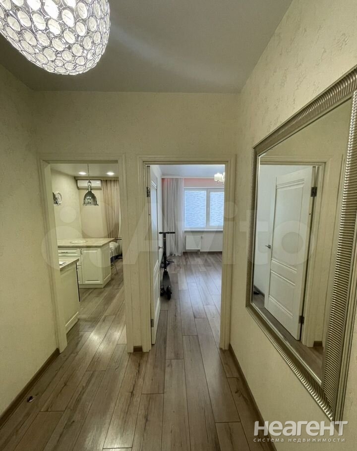 Продается 1-комнатная квартира, 43 м²