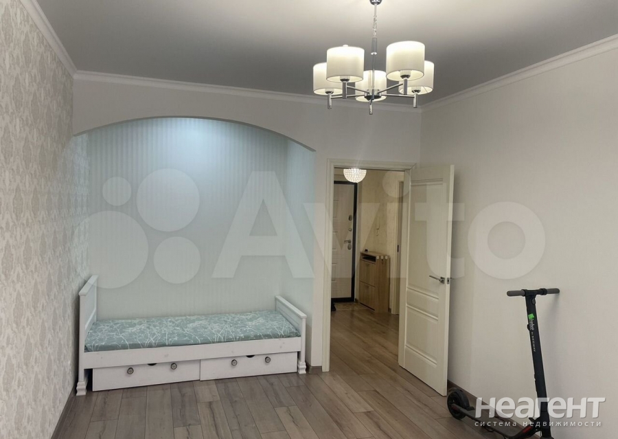 Продается 1-комнатная квартира, 43 м²