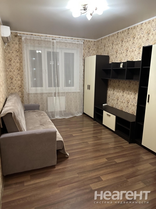 Продается 1-комнатная квартира, 35 м²