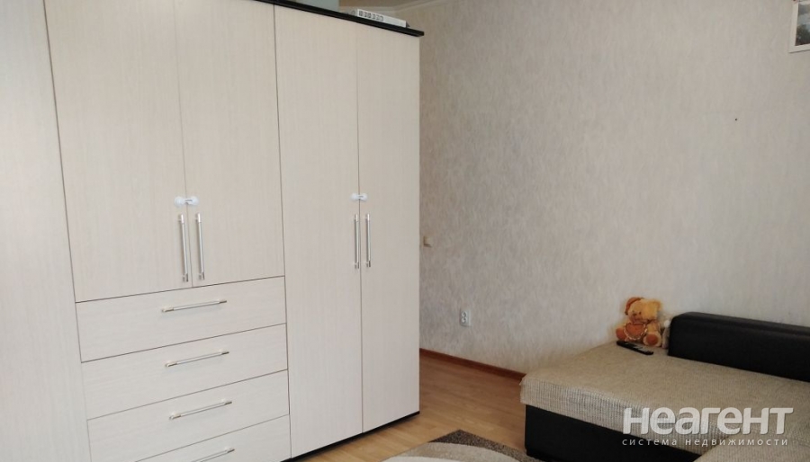 Продается 1-комнатная квартира, 37 м²