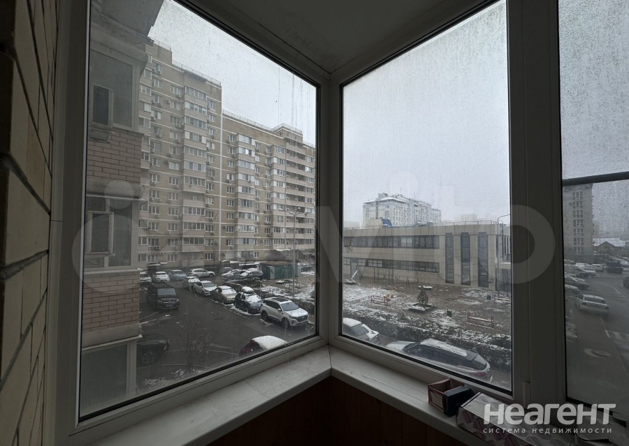 Продается 1-комнатная квартира, 42 м²