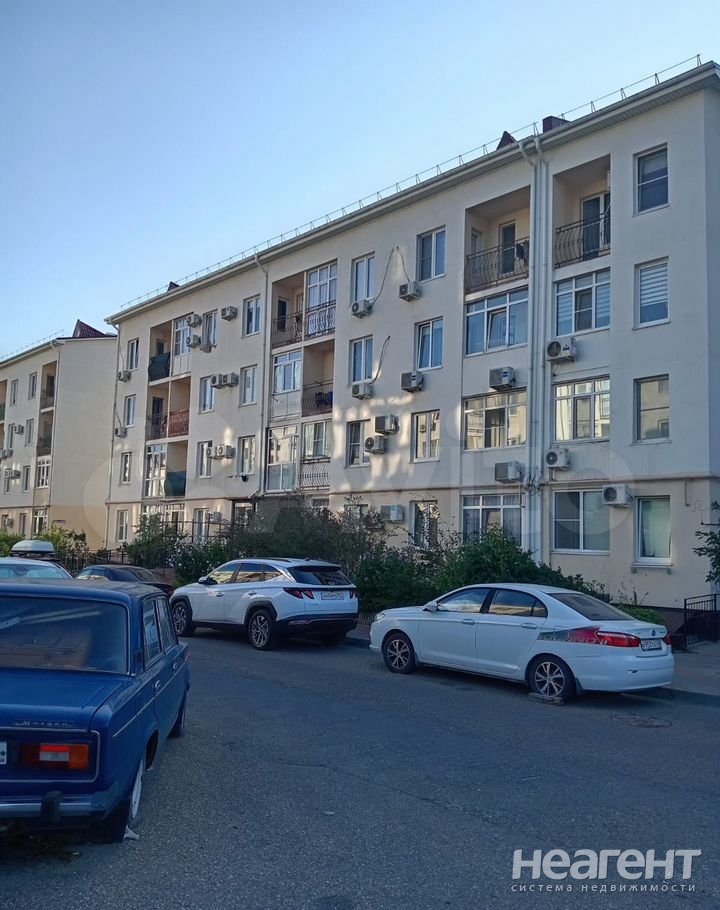 Продается 1-комнатная квартира, 37 м²