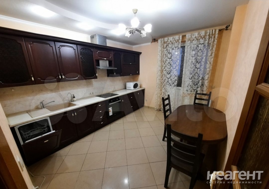 Сдается 2-х комнатная квартира, 69 м²