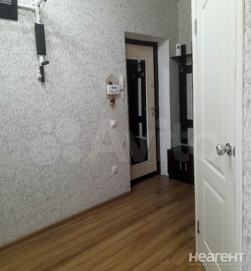 Продается 1-комнатная квартира, 35 м²