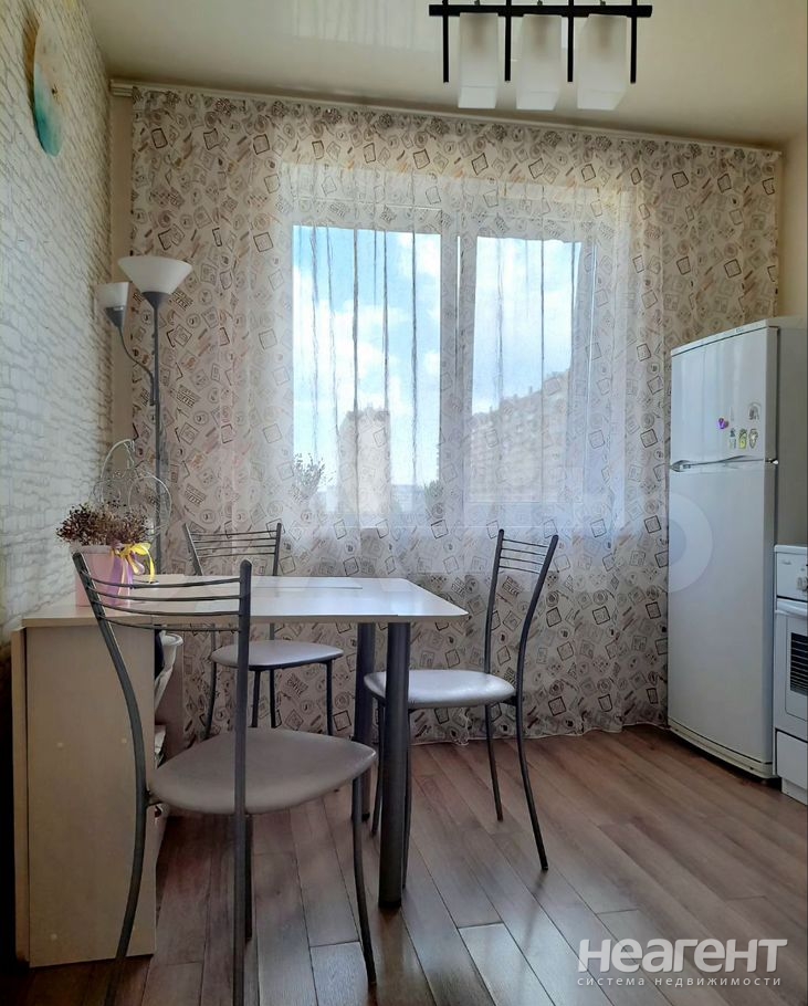 Продается 1-комнатная квартира, 35 м²