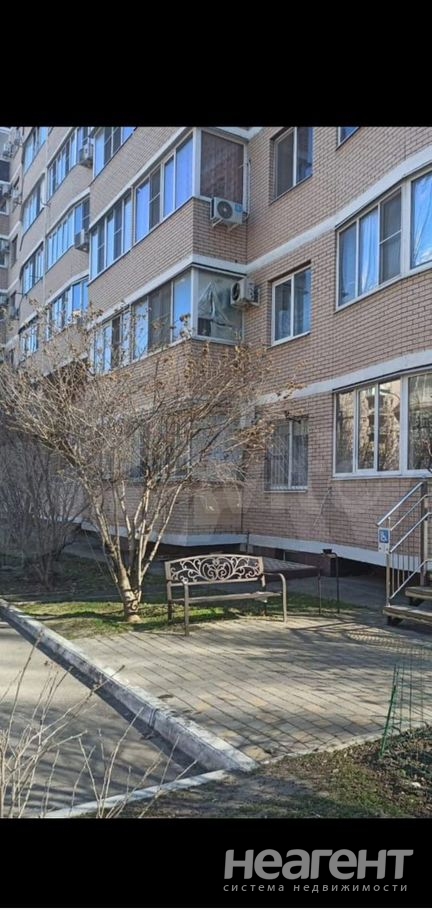 Продается 1-комнатная квартира, 40,7 м²