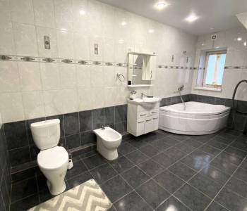 Продается Многокомнатная квартира, 230 м²