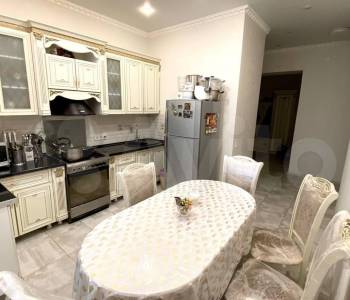 Продается Многокомнатная квартира, 230 м²