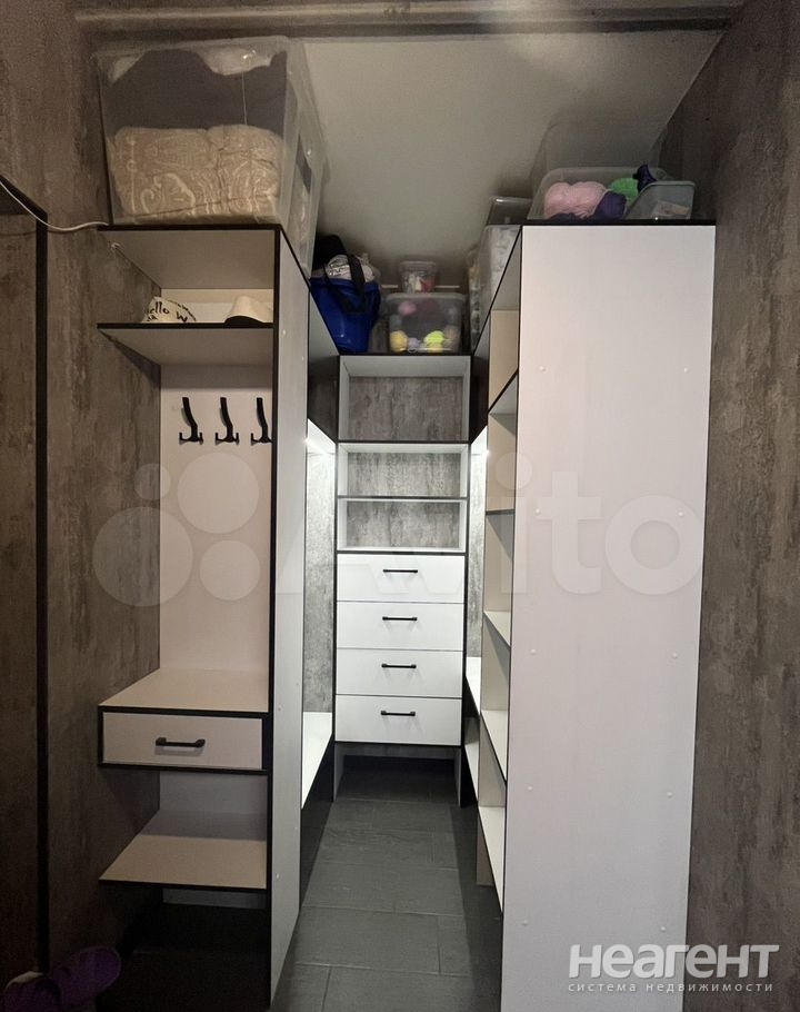 Продается 1-комнатная квартира, 40,6 м²