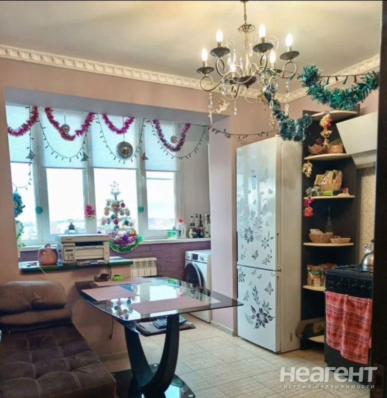 Продается 1-комнатная квартира, 42,1 м²