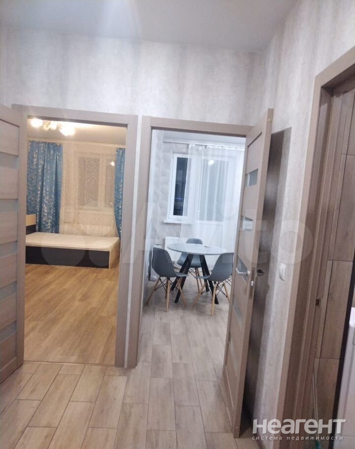 Сдается 1-комнатная квартира, 38 м²