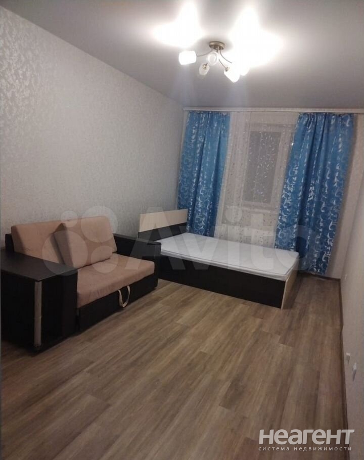 Сдается 1-комнатная квартира, 38 м²