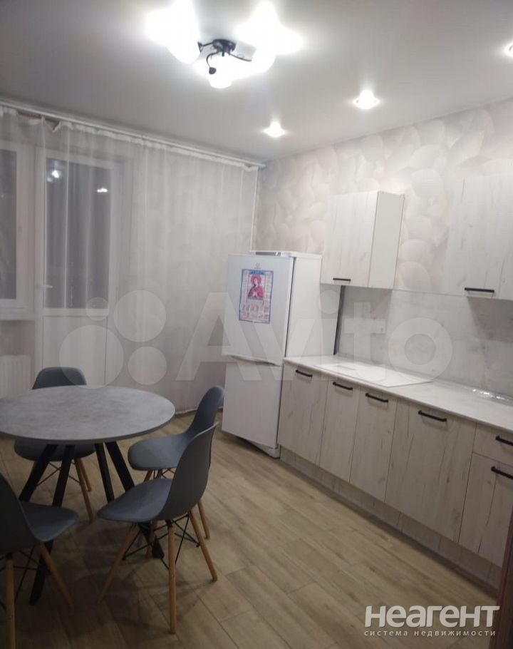 Сдается 1-комнатная квартира, 38 м²