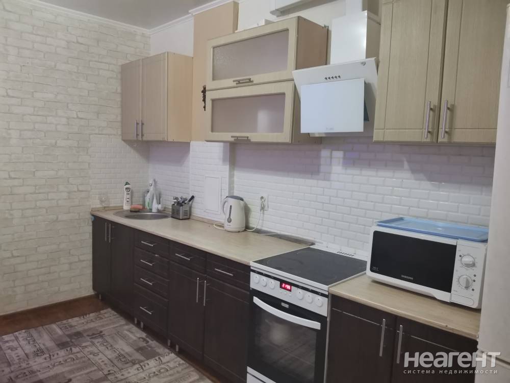 Сдается 1-комнатная квартира, 42 м²