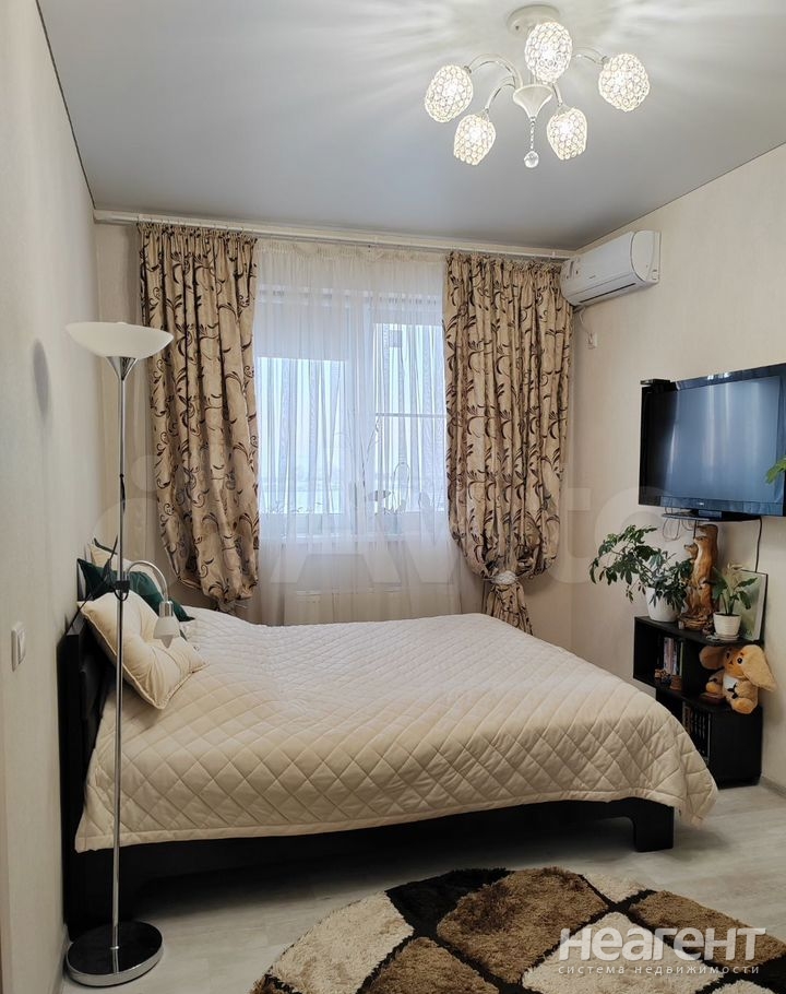 Продается 1-комнатная квартира, 32 м²