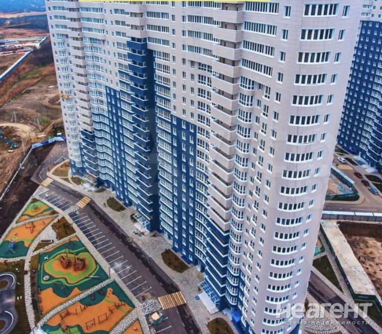 Продается 1-комнатная квартира, 40,7 м²