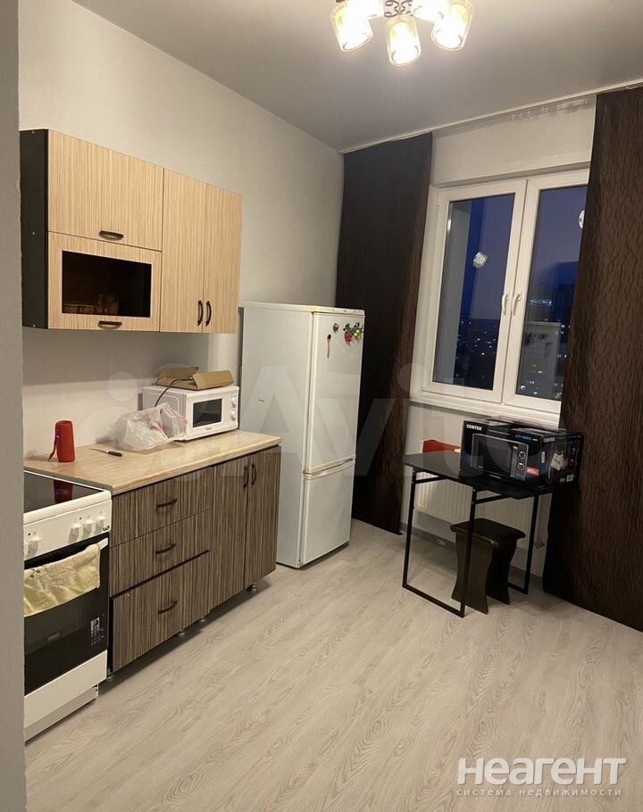 Продается 1-комнатная квартира, 40,7 м²