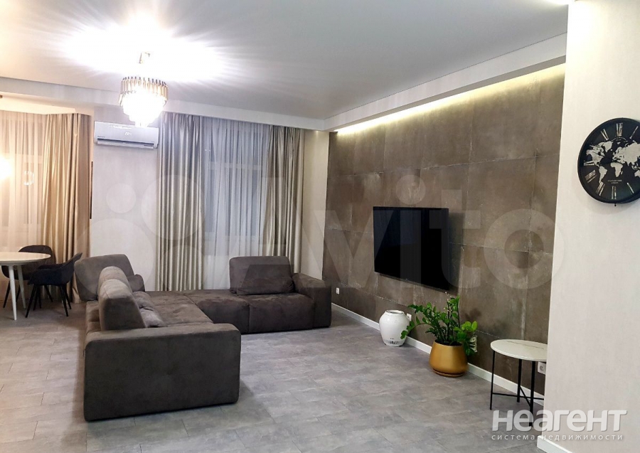 Продается Многокомнатная квартира, 140 м²